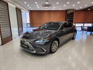 Lexus ES 2025