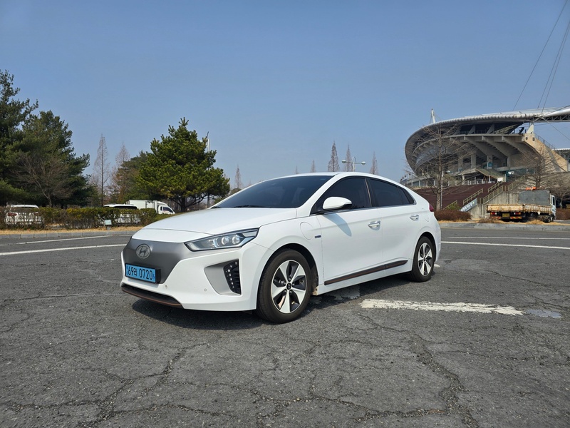Hyundai Ioniq