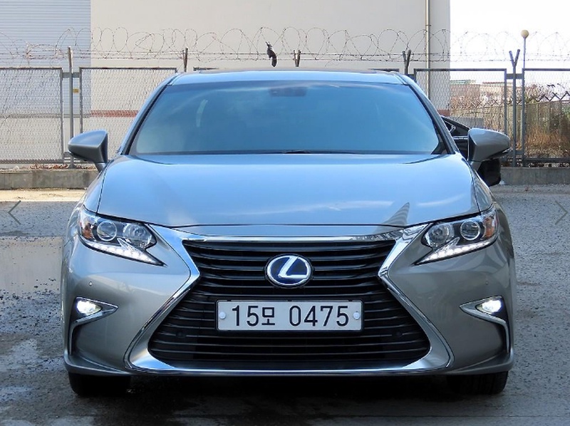 Lexus ES