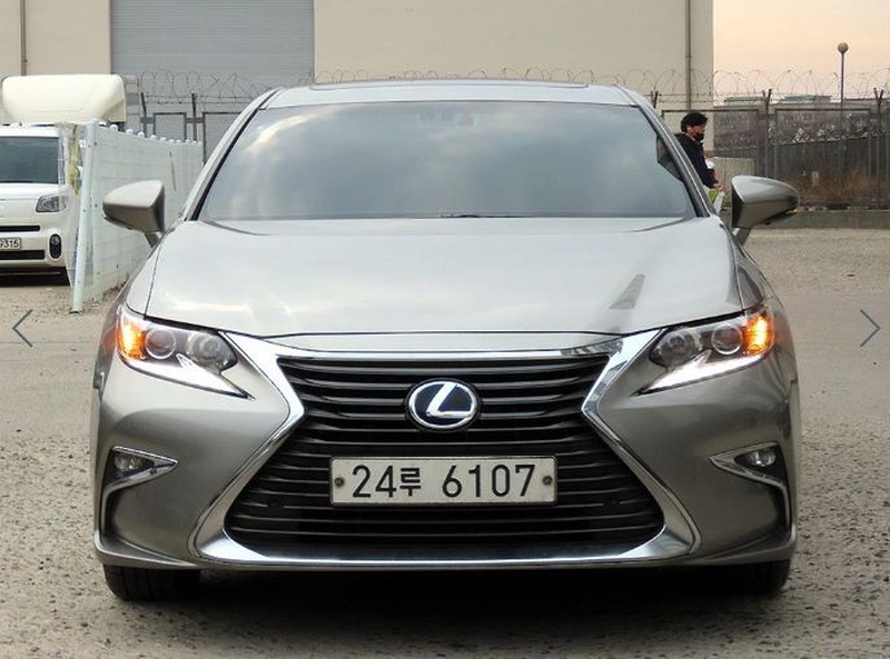 Lexus ES