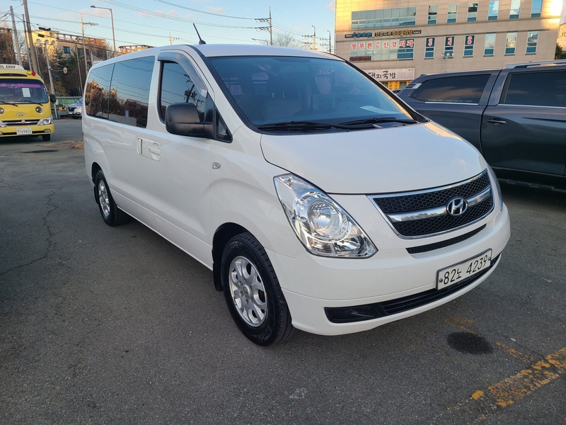 Hyundai Starex