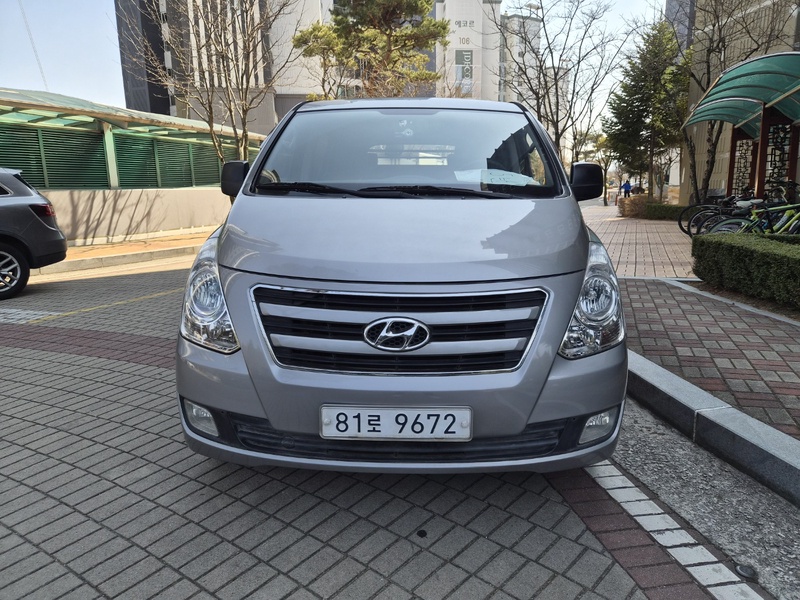 Hyundai Starex