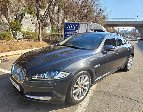 Jaguar XF 2015