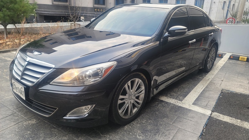 Hyundai Genesis