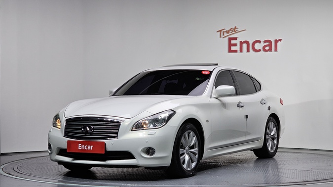Infiniti M 2010