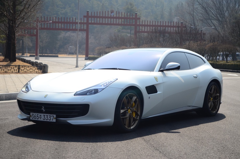 Ferrari GTC4Lusso