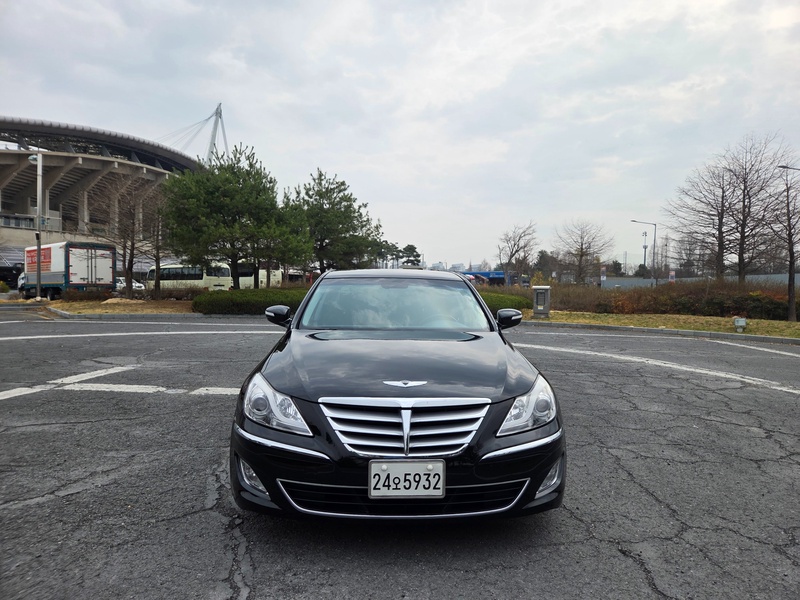 Hyundai Genesis