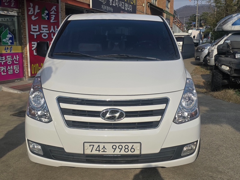 Hyundai Starex