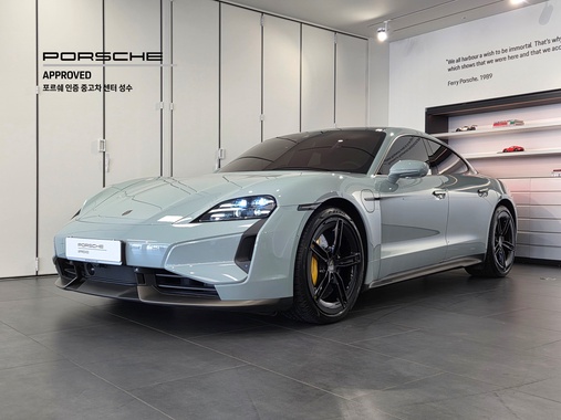 Porsche Taycan 2025