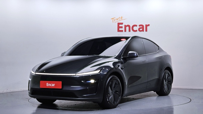 Tesla Model Y 2025