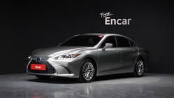 Lexus ES 2020