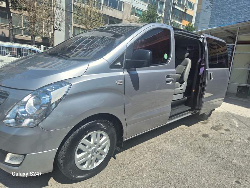 Hyundai Starex