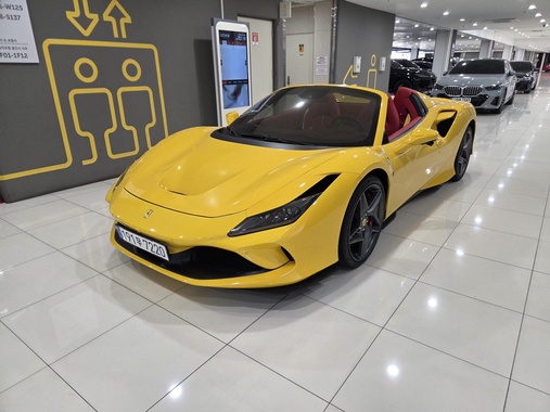 Ferrari F8 2022