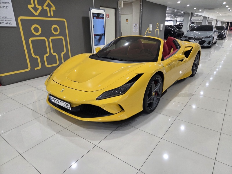 Ferrari F8