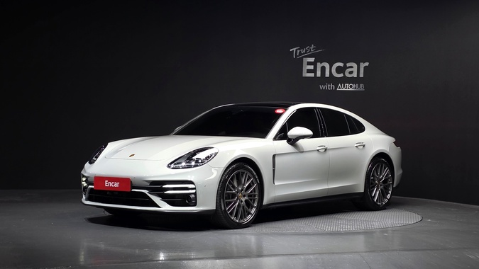 Porsche Panamera 2023