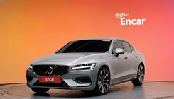 Volvo S60 2023