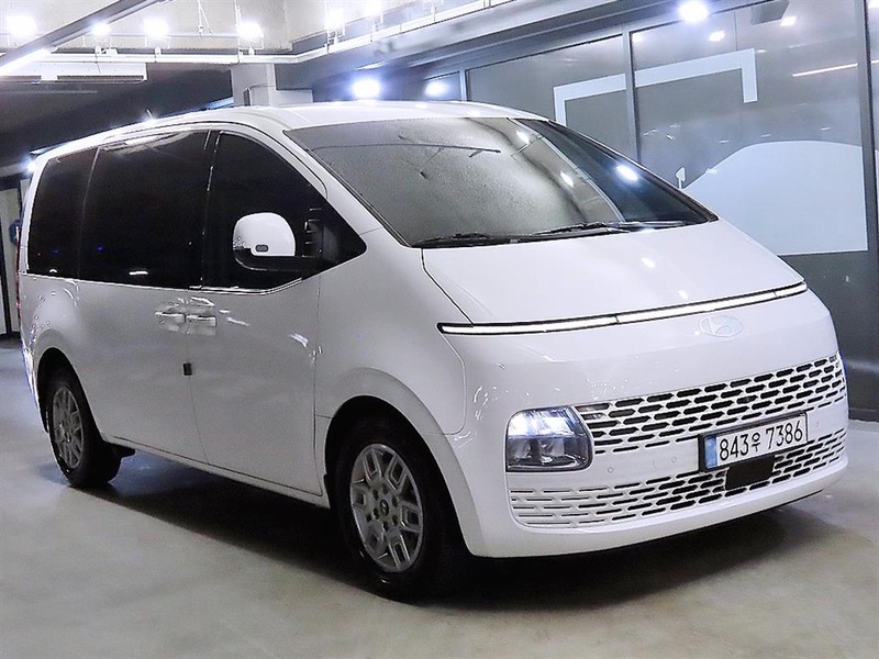 Hyundai Staria