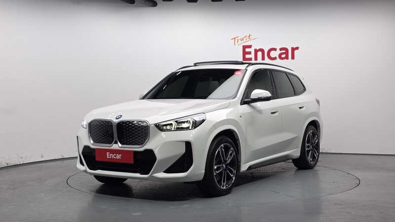 BMW iX1