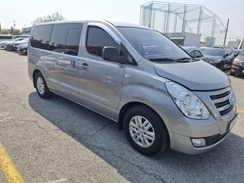 Hyundai Starex