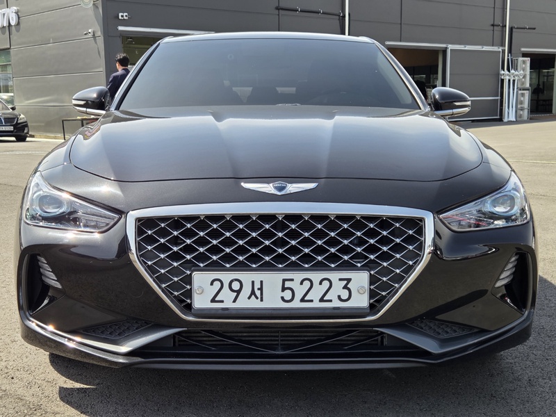 Genesis G70