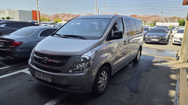 Hyundai Starex