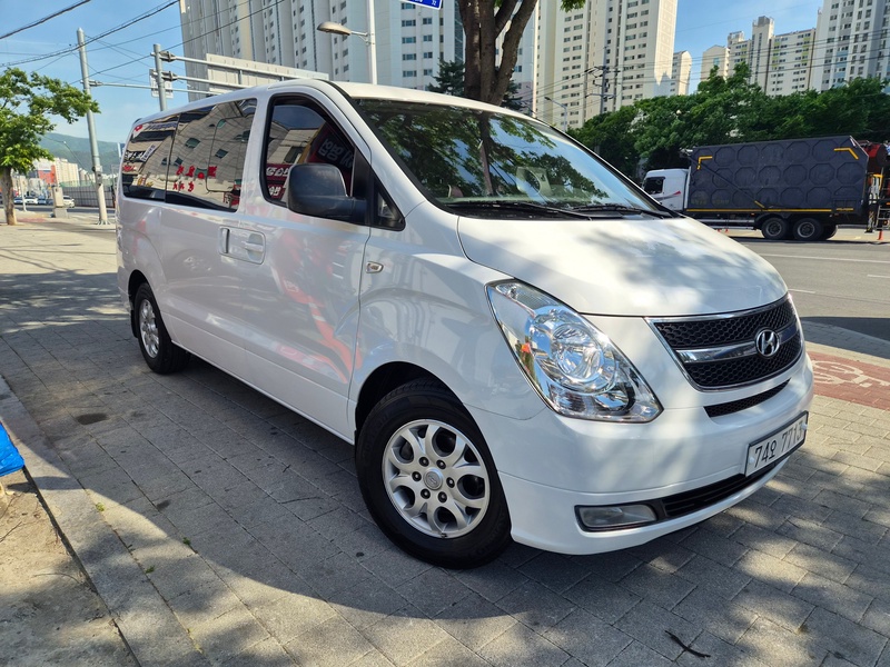 Hyundai Starex