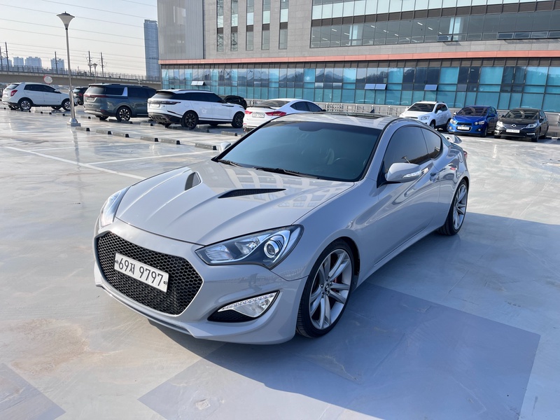 Hyundai Genesis