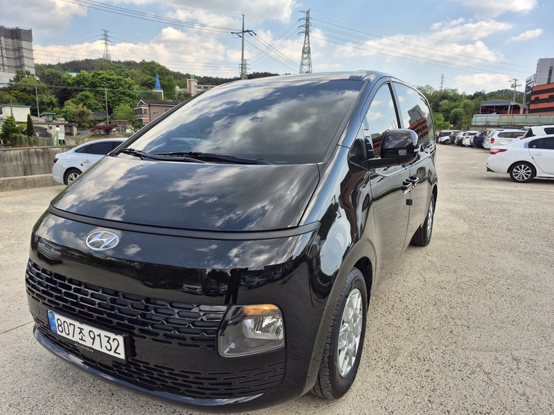 Hyundai Staria