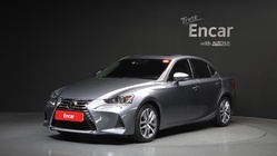 Lexus IS 2019