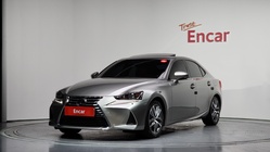 Lexus IS 2019