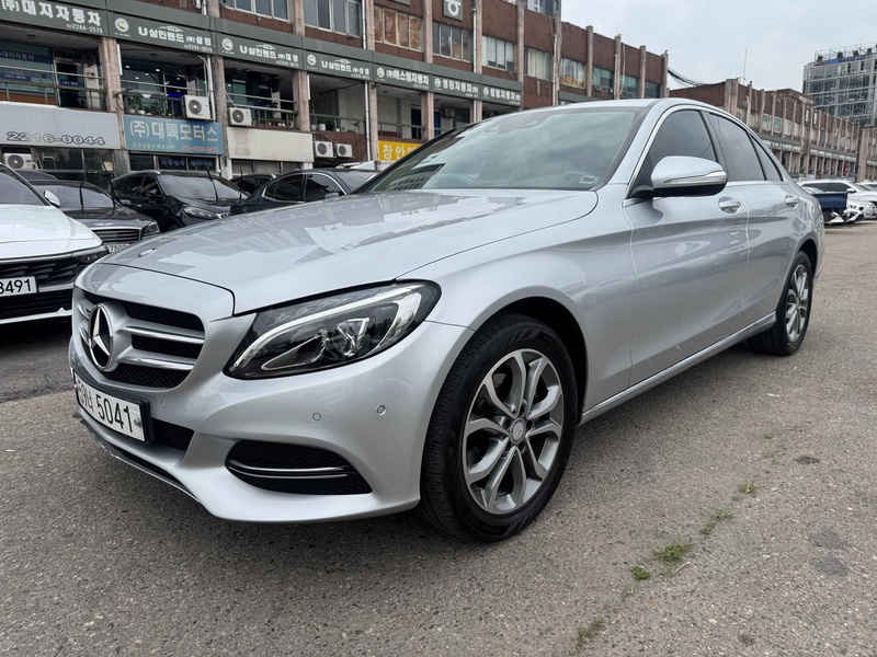 Mercedes-Benz C-Class