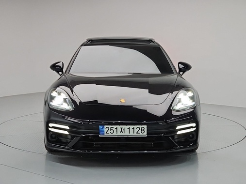 Porsche Panamera 2022