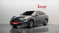 Infiniti Q70 2019