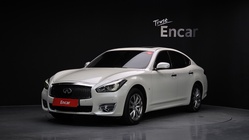 Infiniti Q70 2019