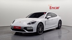 Porsche Panamera 2021