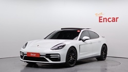 Porsche Panamera 2021