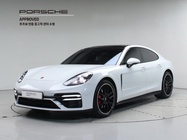 Porsche Panamera 2023