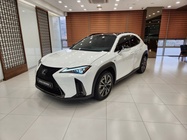 Lexus UX 2025