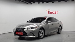 Lexus ES 2022