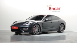 Porsche Panamera 2021