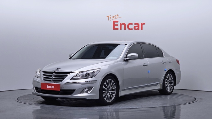 Hyundai Genesis 2012