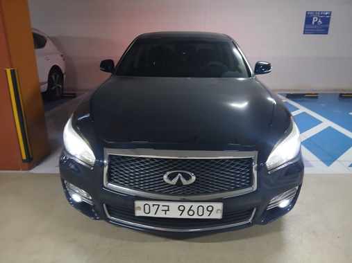Infiniti Q70 2015