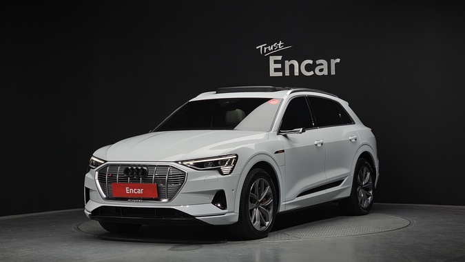 Audi e-tron 2023