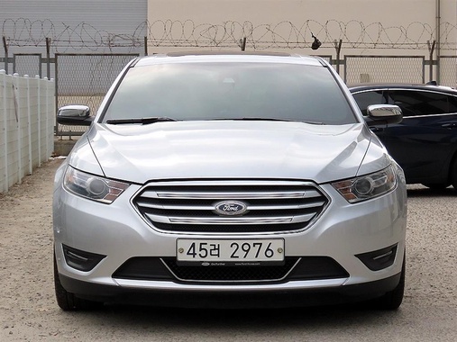 Ford Taurus 2015
