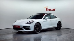 Porsche Panamera 2021