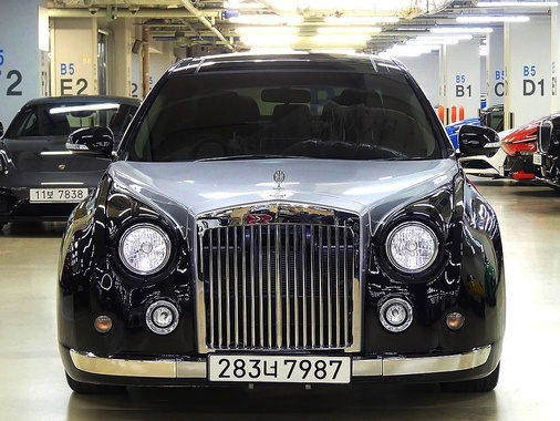 Mitsuoka Galue 2012