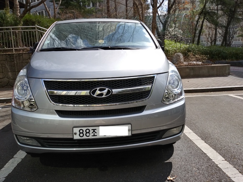 Hyundai Starex