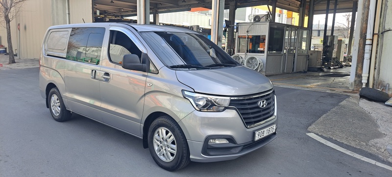 Hyundai Starex