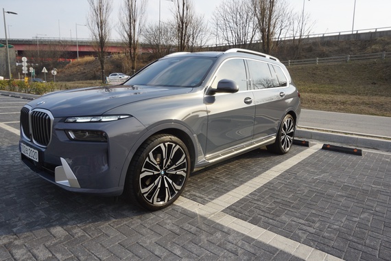 BMW X7 2023