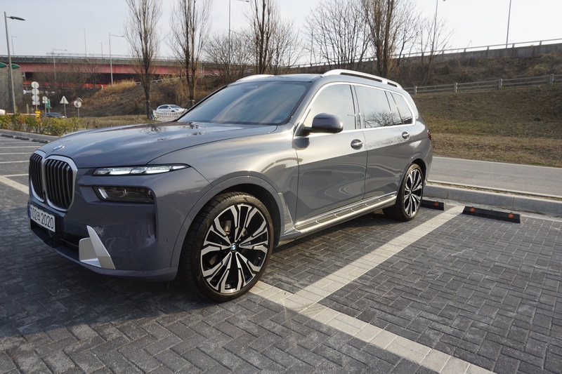 BMW X7